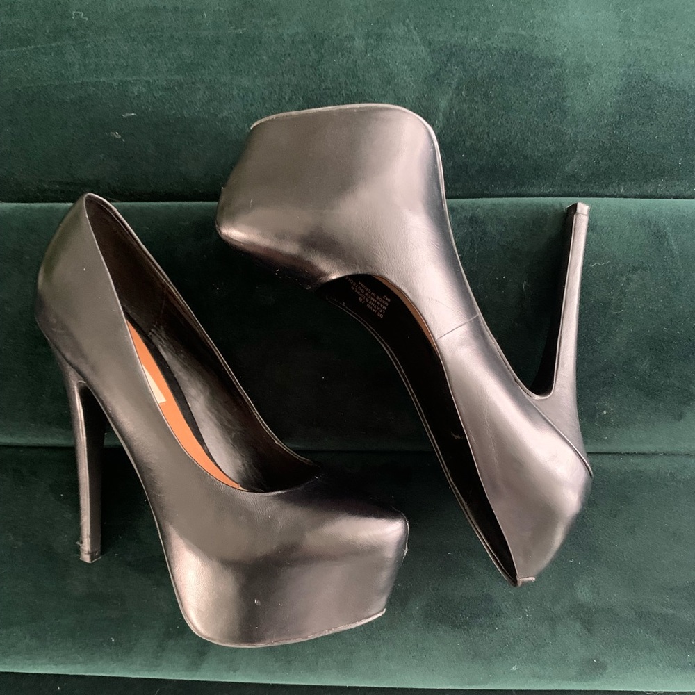 Steve Madden “De Javu” Leather Platform Heels - Size 7 Women